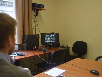 Presidente Klaus Mill en videoconferencia con funcionarios del interior.