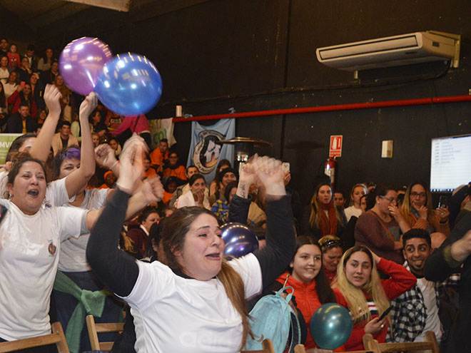 Cooperativistas celebrando en el primer sorteo de 2019.