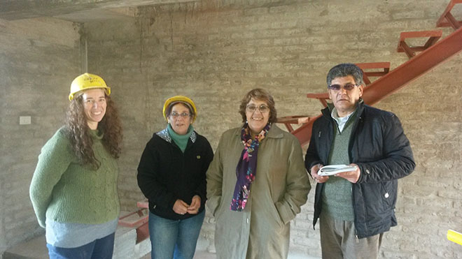 De izquierda a derecha: Cooperativistas de COVIFUSDU, A.S. Cristina Fynn (Presidenta ANV) y Artemio Bentos (Regional ANV Trabajo Social).
