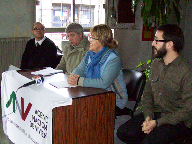 De izquierda a derecha: Liberto Cuello (Coordinador Red Sucursales y Oficinas ANV), Juan Carlos Felmenosi (Jefe Departamento de Comercialización), A.S. Cristina Fynn (Presidenta ANV) y Ec. Claudio Fernández Caetano (Vicepresidente ANV). Foto: Diario Tiempo