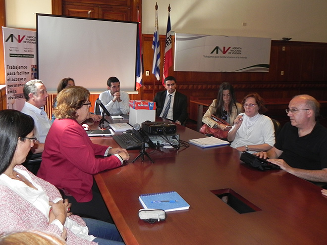 Autoridades de la ANV e integrantes de la Comisión Administradora del CH 71.