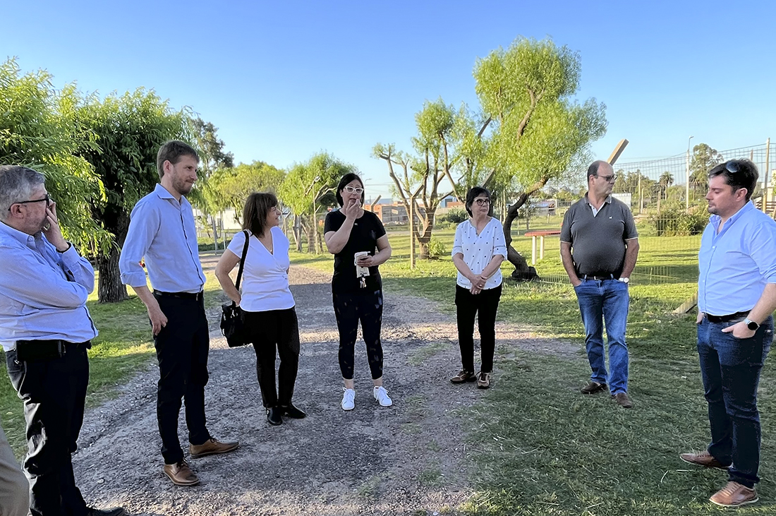 Autoridades de la ANV visitando obras en Tala