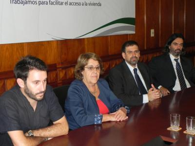 De izquierda a derecha: Ec. Claudio Fernández Caetano (Vicepresidente ANV), A. S. Cristina Fynn (Presidente ANV), Javier Pi (Gerente General FUCAC) y Pablo Franchi (Gerente de Sistemas y Control FUCAC).