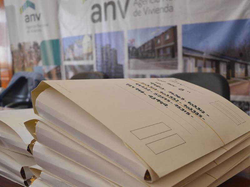 Carpetas cerradas con números de inmuebles