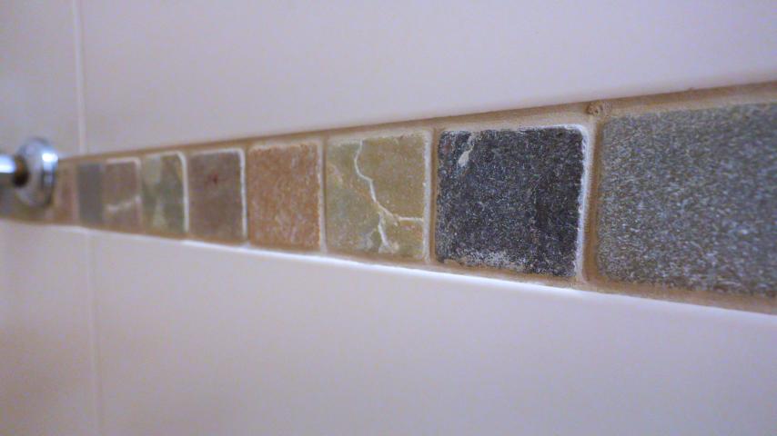 Detalle de guarda en baño