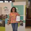 Hassel recibiendo las llaves de su vivienda