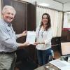 Adjudicataria recibiendo su llave en Paysandú