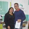 Pareja adjudicataria de vivienda