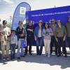 Familias recibiendo las llaves de su vivienda